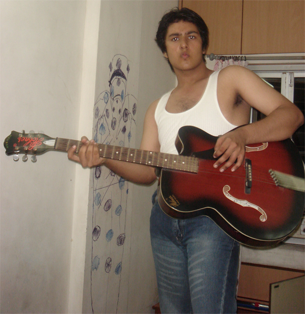 This shitty guitar never plays the chords I want i
